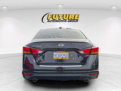 Used 2023 Nissan Altima 2.5 SV w/ SV Premium Package image 5