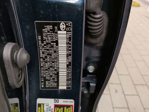 Used 2018 Toyota Corolla LE image 24