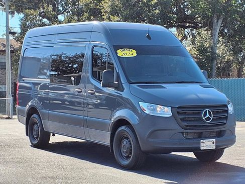 Used 2024 Mercedes-Benz Sprinter 2500 image 28