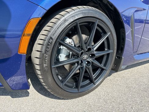 Used 2025 Toyota GR86 Premium image 18