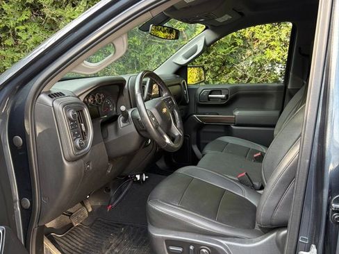 Used 2022 Chevrolet Silverado 1500 LT w/ Z71 Off-Road Package image 7