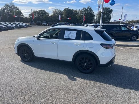 Used 2023 Honda HR-V Sport image 4