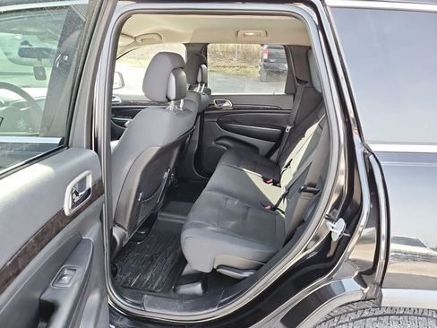 Used 2012 Jeep Grand Cherokee Laredo w/ Laredo E Group image 26