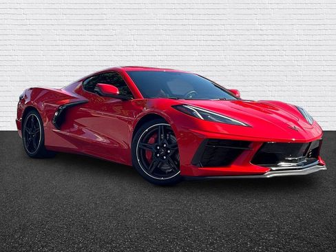 Used 2020 Chevrolet Corvette Stingray Coupe w/ Z51 Performance Package RWD image 3