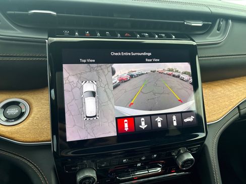 Used 2021 Jeep Grand Cherokee L Summit image 27