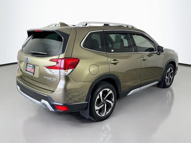 Used 2023 Subaru Forester Touring AWD/4WD image 7