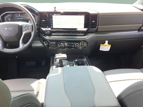 Used 2026 Chevrolet Silverado 1500 ZR2 AWD/4WD image 12