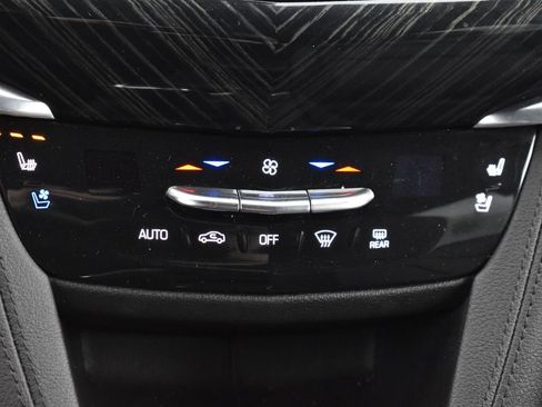 Used 2020 Cadillac XT6 Premium Luxury image 21