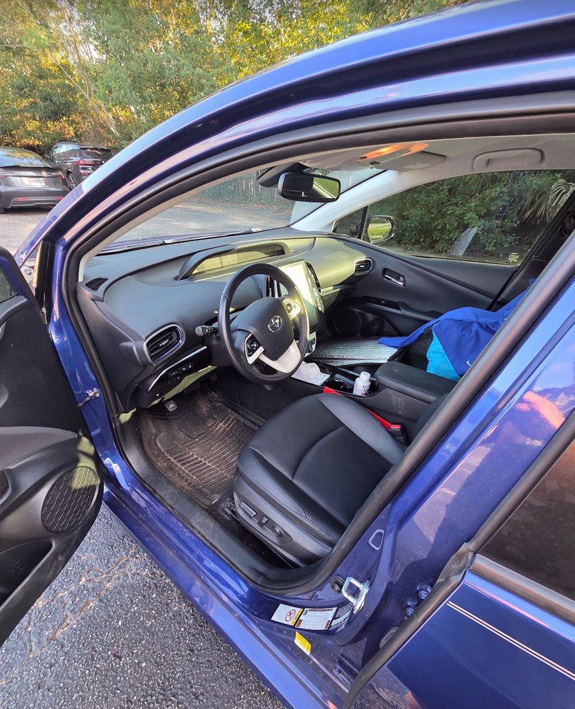 Used 2018 Toyota Prius Four Touring FWD image 2
