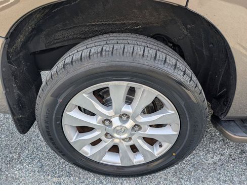 Used 2014 Toyota Sequoia Platinum AWD/4WD image 6