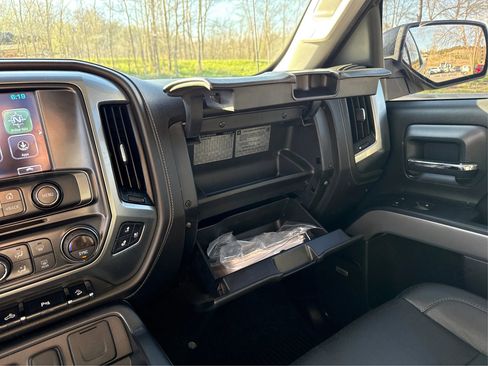 Used 2017 Chevrolet Silverado 1500 LTZ Z71 w/ LTZ Plus Package AWD/4WD image 31