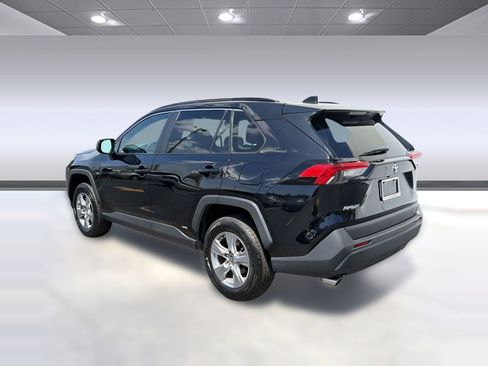 Used 2025 Toyota RAV4 LE AWD/4WD image 3