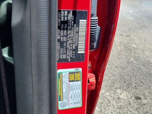 Used 2025 Hyundai Elantra SEL FWD image 31