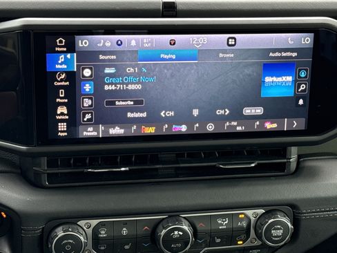 Used 2025 Jeep Gladiator Mojave w/ Convenience Group AWD/4WD image 22
