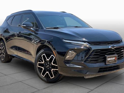 Used 2024 Chevrolet Blazer RS w/ Driver Confidence II Package FWD image 3