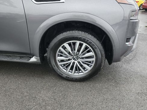 Used 2023 Nissan Armada SL w/ Captain's Chairs Package AWD/4WD image 9