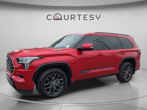 Certified 2023 Toyota Sequoia Platinum AWD/4WD image 1