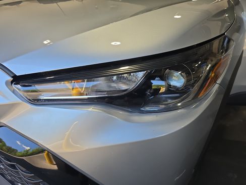 Used 2024 Toyota Corolla Cross AWD Hybrid w/ Moonroof Package image 31