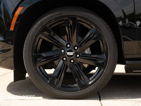 Used 2025 Cadillac Escalade Sport Platinum w/ LPO, Floor Liner Package AWD/4WD image 9