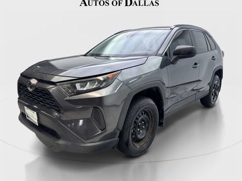 Used 2021 Toyota RAV4 LE FWD image 2