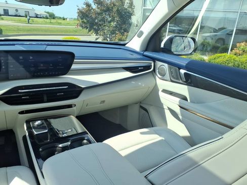 Used 2026 Buick Enclave Avenir w/ Super Cruise Package AWD/4WD image 12