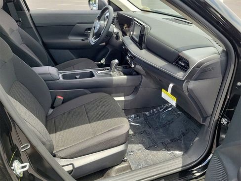 New 2025 Nissan Kicks S image 10