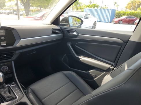 Certified 2021 Volkswagen Jetta SE FWD image 15
