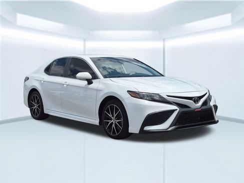 Used 2024 Toyota Camry SE FWD image 9