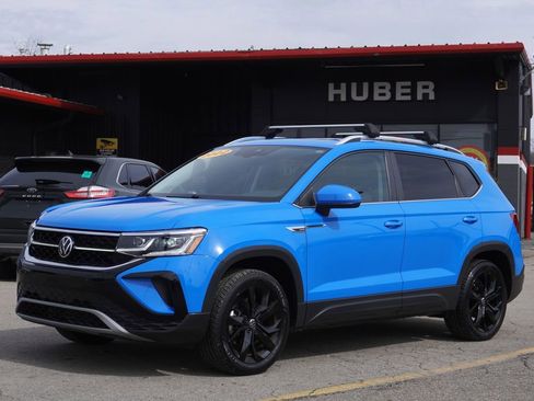 Used 2022 Volkswagen Taos SEL w/ Panoramic Sunroof Package image 1