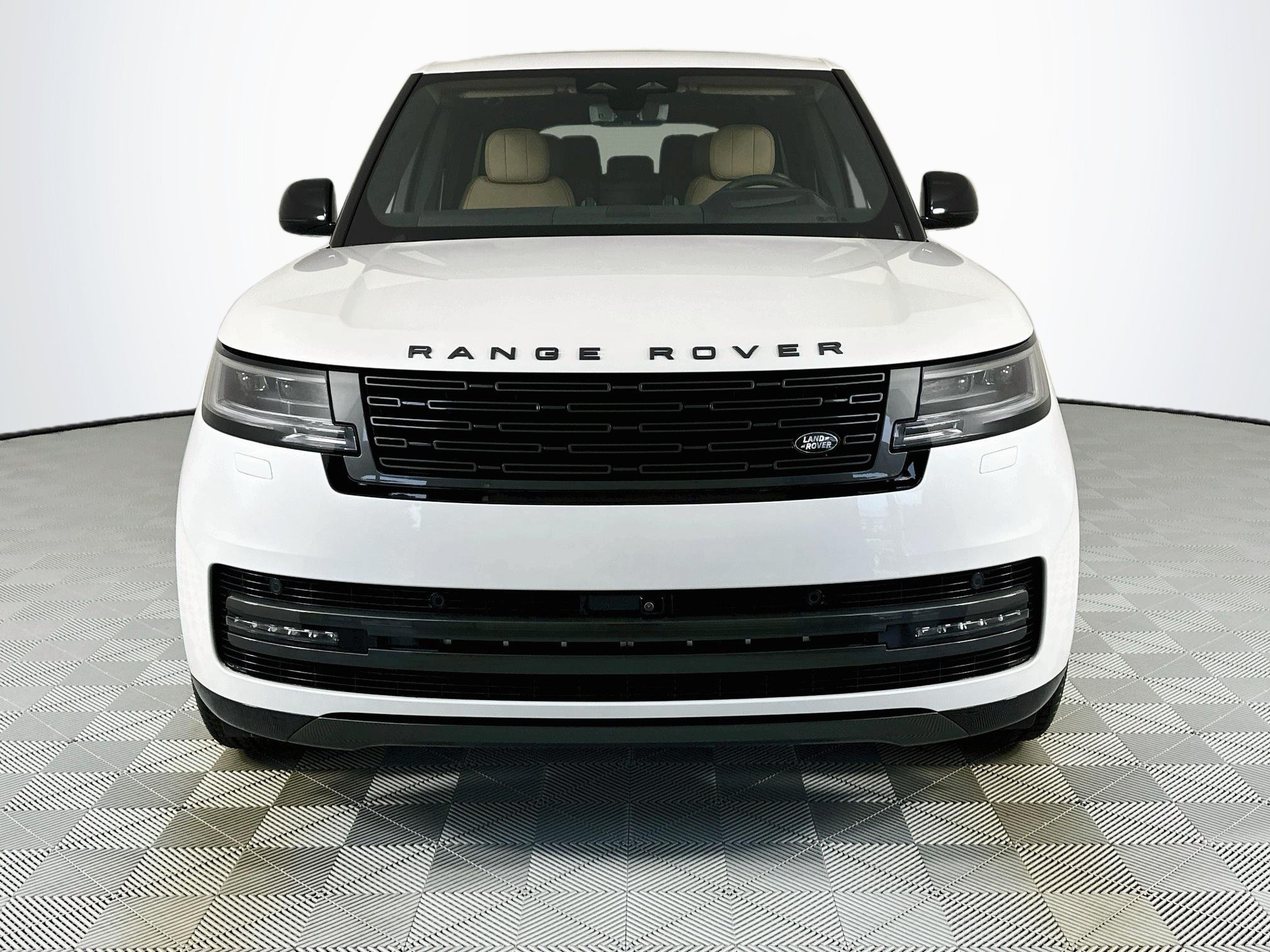 Certified 2026 Land Rover Range Rover Long Wheelbase SE AWD/4WD image 2