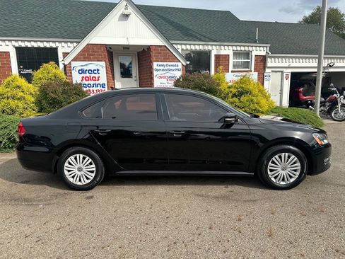 Used 2015 Volkswagen Passat 1.8T S w/ Technology Package FWD image 9
