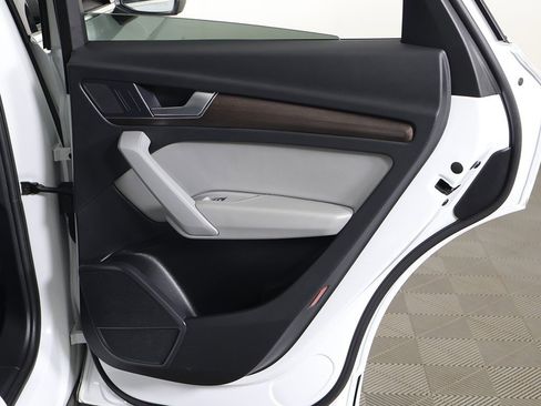 Used 2022 Audi Q5 2.0T Premium image 27