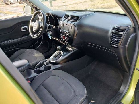 Used 2017 Kia Soul + FWD image 17