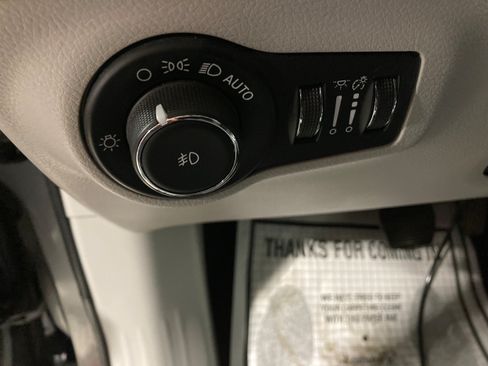 Used 2019 Jeep Compass Latitude AWD/4WD image 19