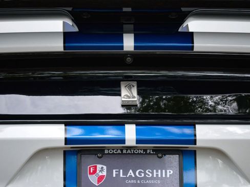 Used 2018 Ford Mustang Shelby GT350 w/ Convenience Package RWD image 14