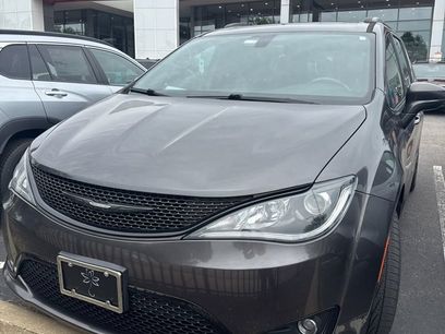 Used 2018 Chrysler Pacifica Touring-L Plus