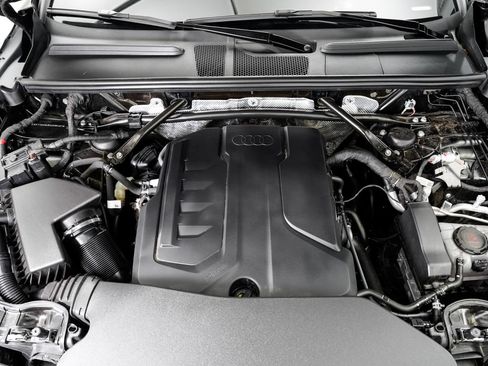 Certified 2025 Audi Q5 Premium w/ Convenience Package AWD/4WD image 25
