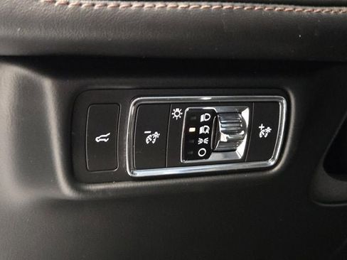 Used 2023 Lincoln Aviator AWD w/ Premium Package image 24