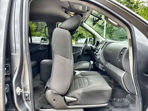Used 2018 Nissan Frontier PRO-4X AWD/4WD image 9