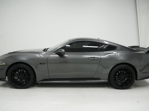 Used 2018 Ford Mustang GT Premium RWD image 7