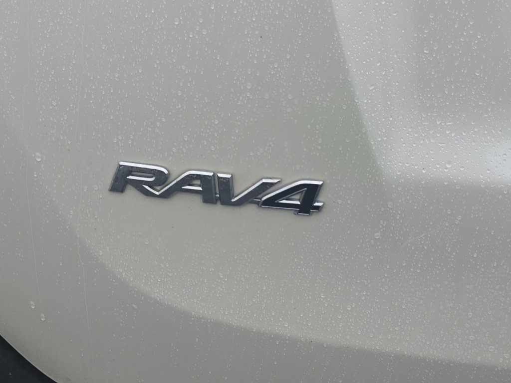 Used 2014 Toyota RAV4 Limited w/ Technology Package FWD image 7