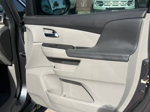 Used 2016 Honda Odyssey SE image 14