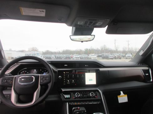 New 2026 GMC Sierra 1500 Denali w/ Denali Reserve Package image 17