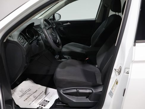 Used 2021 Volkswagen Tiguan S image 9