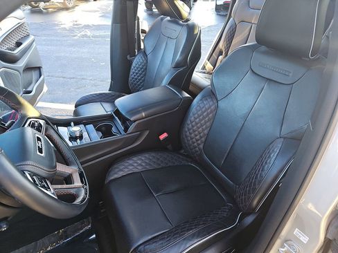 Used 2022 Jeep Grand Cherokee L Summit w/ Luxury Tech Group V image 16