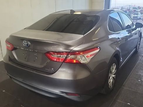 Used 2020 Toyota Camry LE w/ Preferred Accessory Package FWD image 3