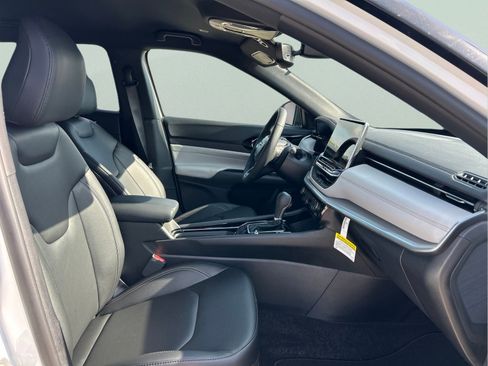 New 2026 Jeep Compass Limited AWD/4WD image 13