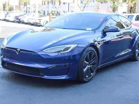 Used 2023 Tesla Model S Standard Range image 3
