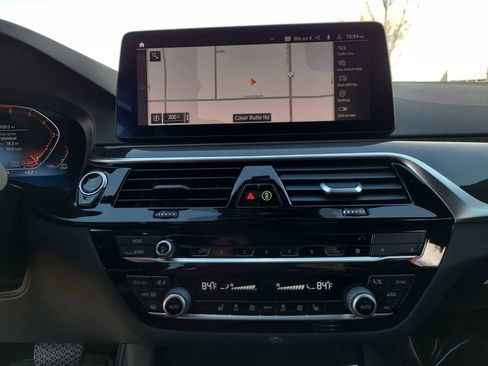 Used 2022 BMW 530i xDrive w/ Premium Package image 24