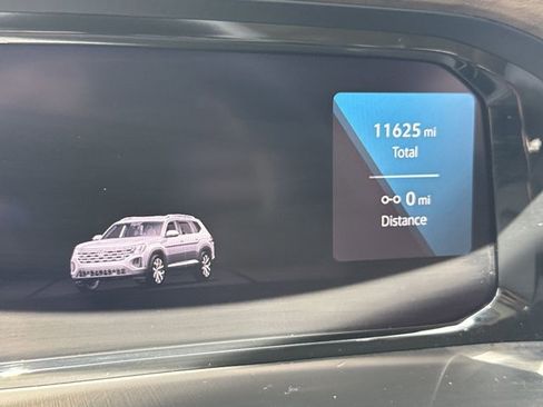 Used 2025 Volkswagen Atlas SE w/ Panoramic Sunroof Package image 15